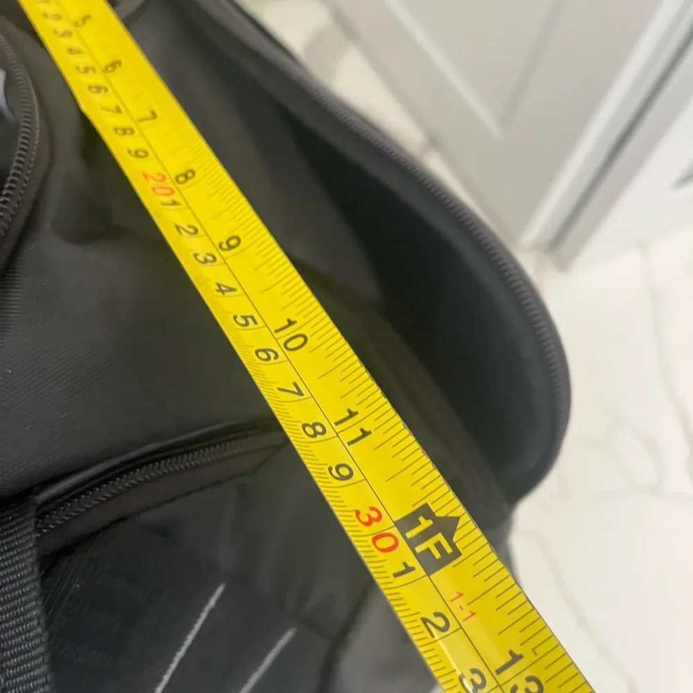 Under Armour, Black sports Duffel Bag